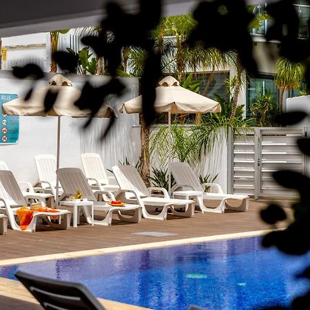Milea Hotel アヤナパ エクステリア 写真