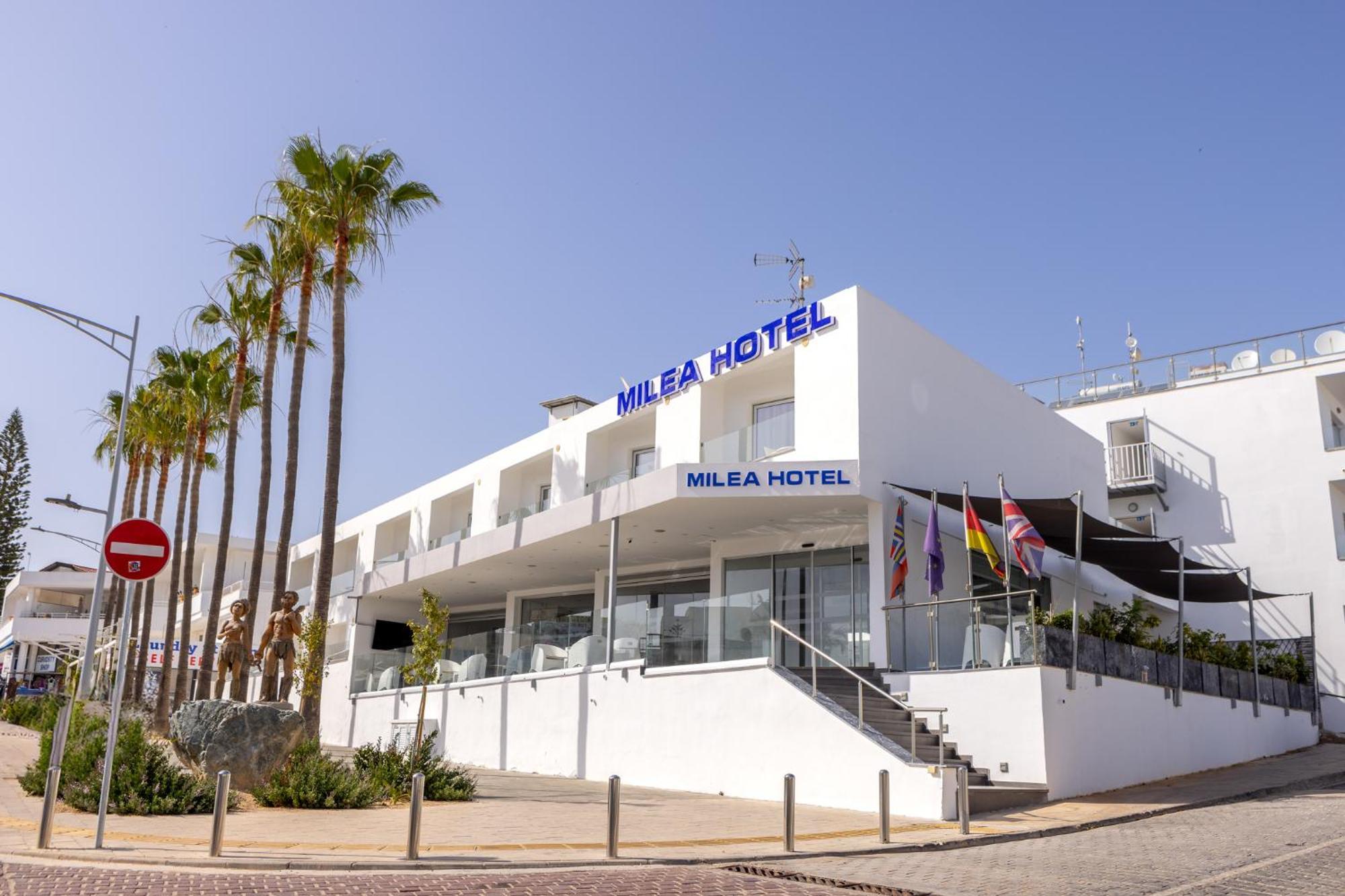 Milea Hotel アヤナパ エクステリア 写真