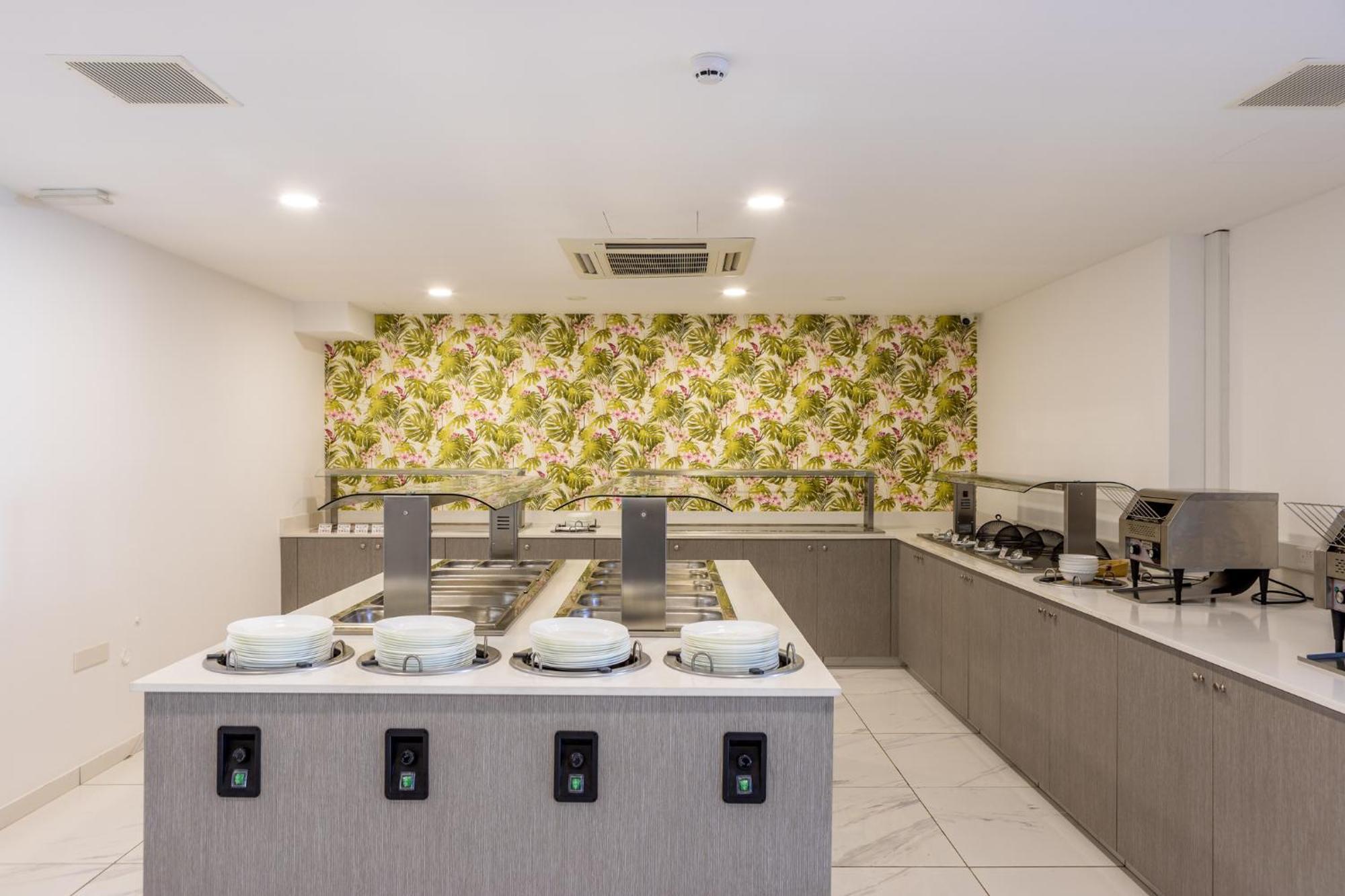 Milea Hotel アヤナパ エクステリア 写真