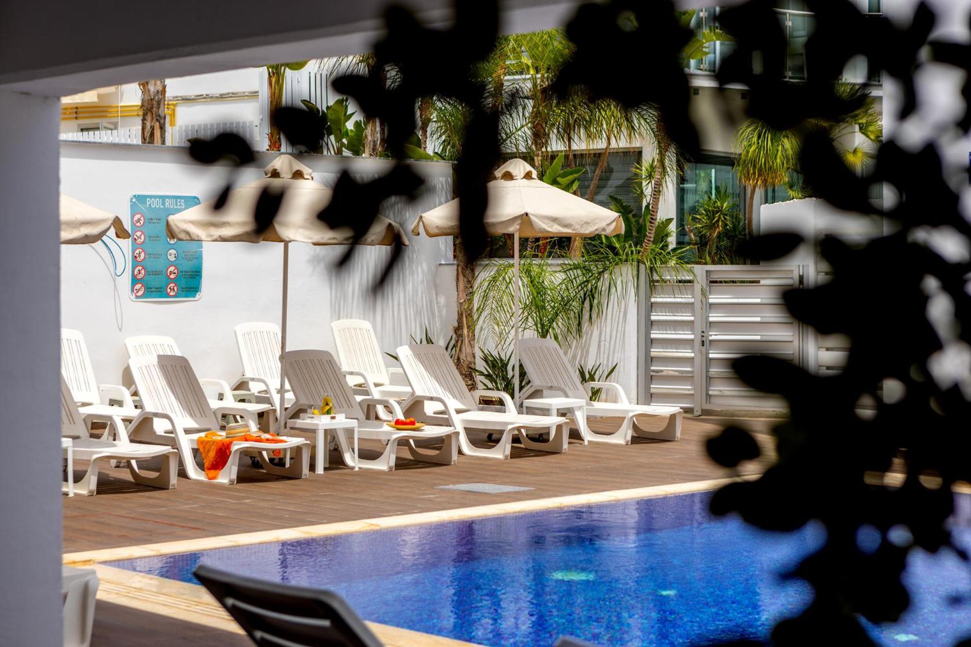 Milea Hotel アヤナパ エクステリア 写真